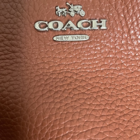 Authentic Coach Sophia Pebble Leather tote,cognac color, Pin mount coach logo ❤️ - Picture 3 of 11